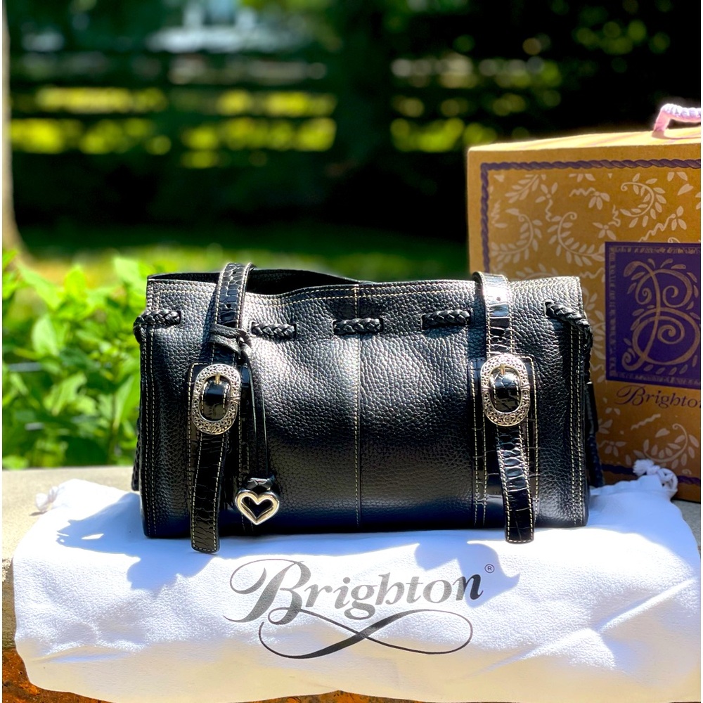 Brighton shoulder bag, black pebbled leather with white stitching.